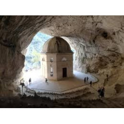WEEKEND NELLE MARCHE: Pesaro, Urbino, Grotte di Frasassi e il Tempio del Valadier